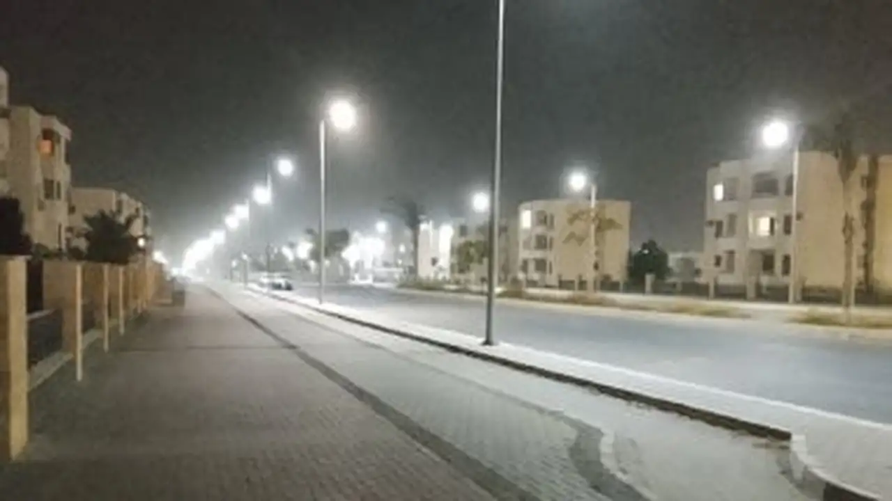 رياح شديدة محملة بالأتربة تضرب مدينة الطور في محافظة جنوب سيناء